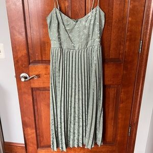 Lulus Floral Pleated Satin MIDI Dress